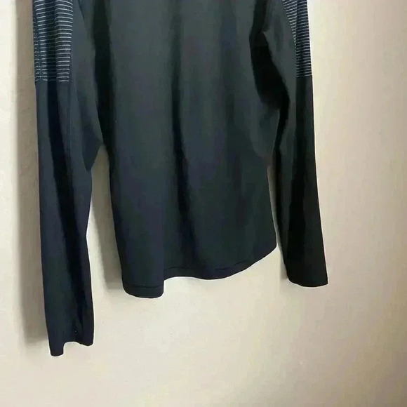 Adidas Lightweight‎ Performance Half-Zip Jacket - Picture 9 of 10